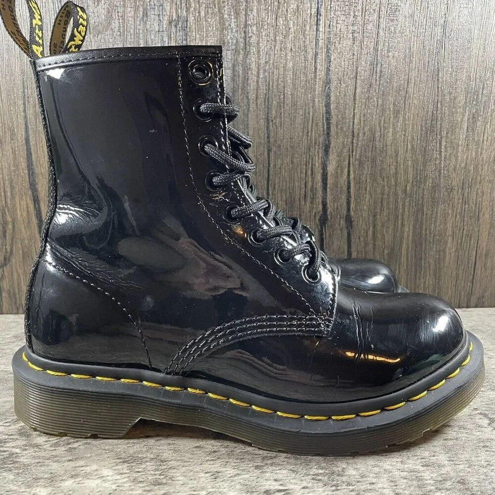 Dr Martens 11821 Glossy Black Leather Lace 8 Eyelet Combat Boots Womens Size 6 - Picture 3 of 9